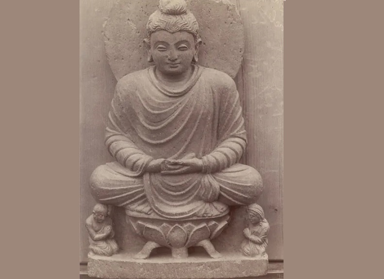نماد لوتوس در جواهرات / بودا