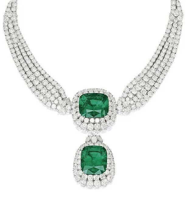 Larger-diamond-necklace-cartier
