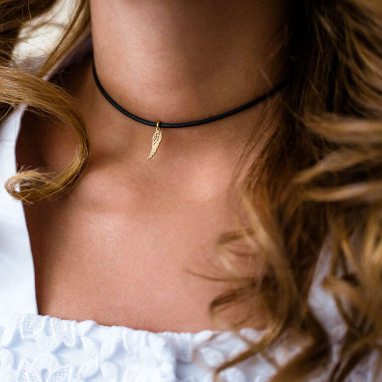 پرسته گردنبند طلا چرم بال فرشته