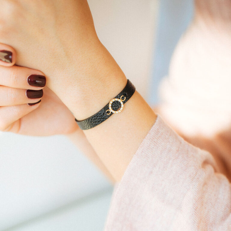 دستبند طلا دایره کوچک ۲