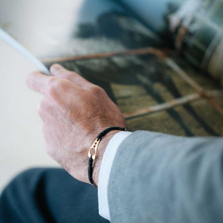 دستبند طلا نیمِن