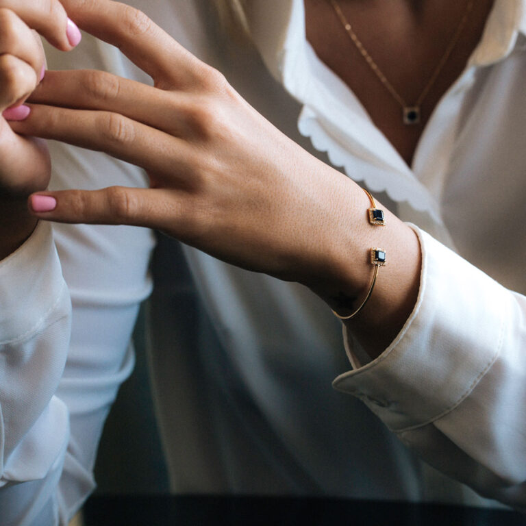 پرسته النگو طلا آتریا