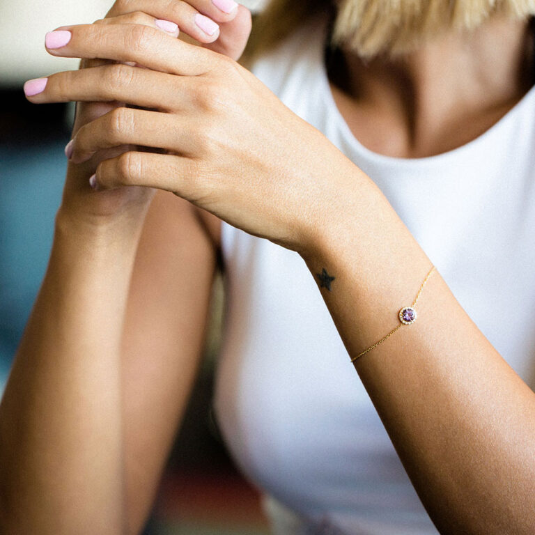 دستبند طلا آویور