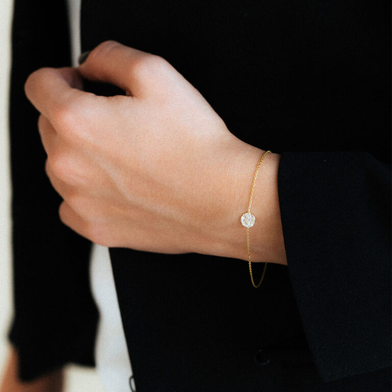 دستبند طلا دایره کوچک نگین دار