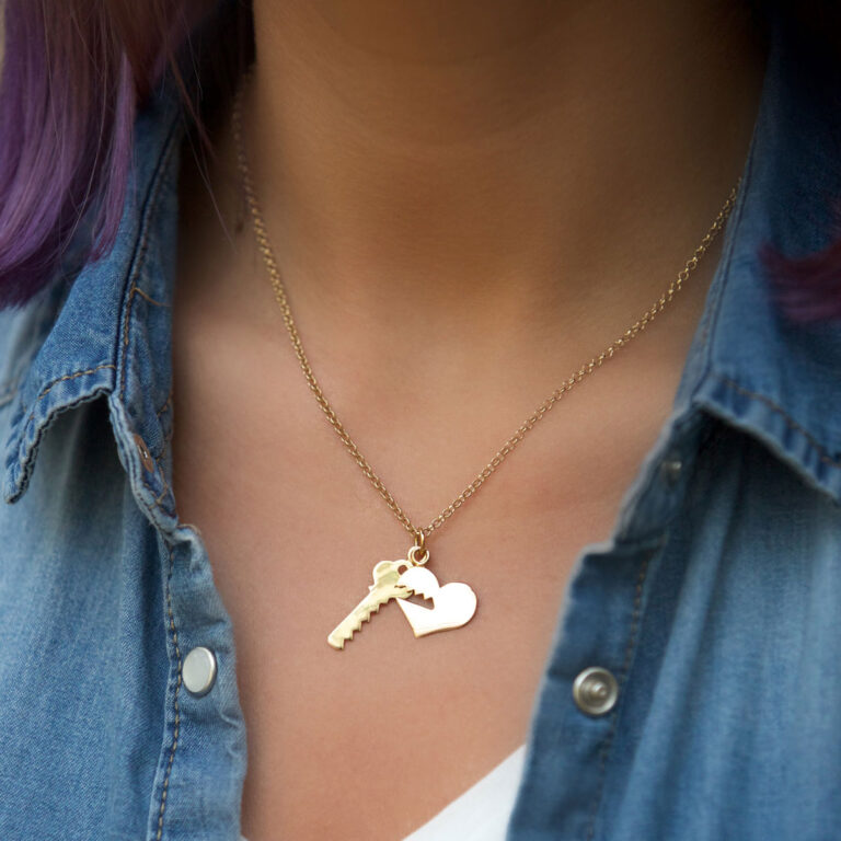 پرسته گردنبند طلا قلب و کلید 2