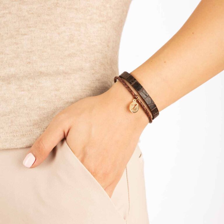 دستبند طلا نماد ماه دی پرسته