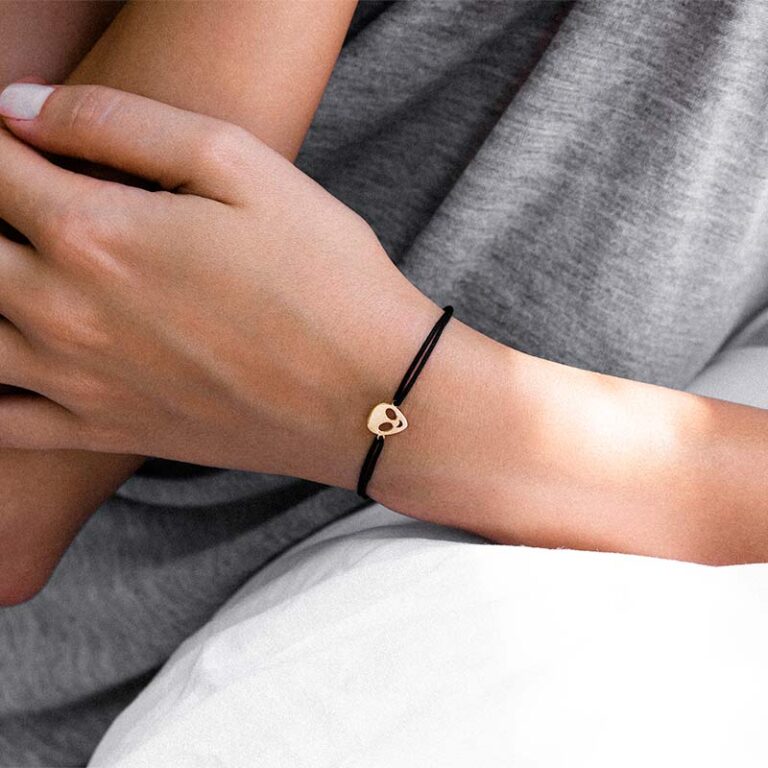 دستبند طلا بافت آدم فضایی پرسته