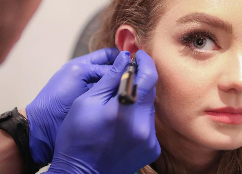 سوراخ کردن گوش