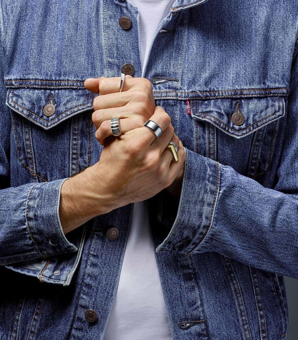 آیا مردها هم می‌توانند از طلا و جواهرات استفاده کنند؟