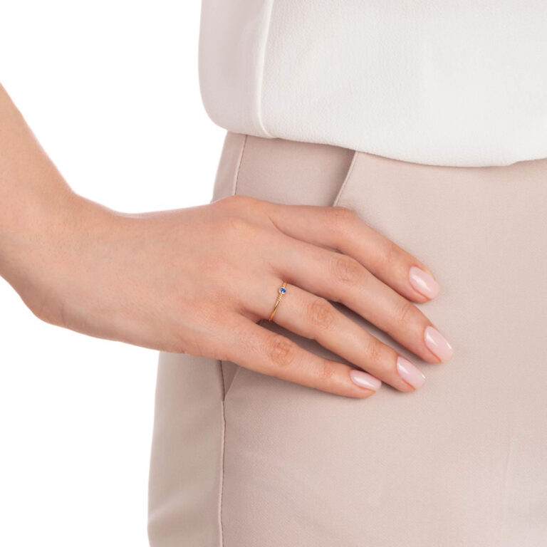 انگشتر طلا تک نگین سرمه ای لونا