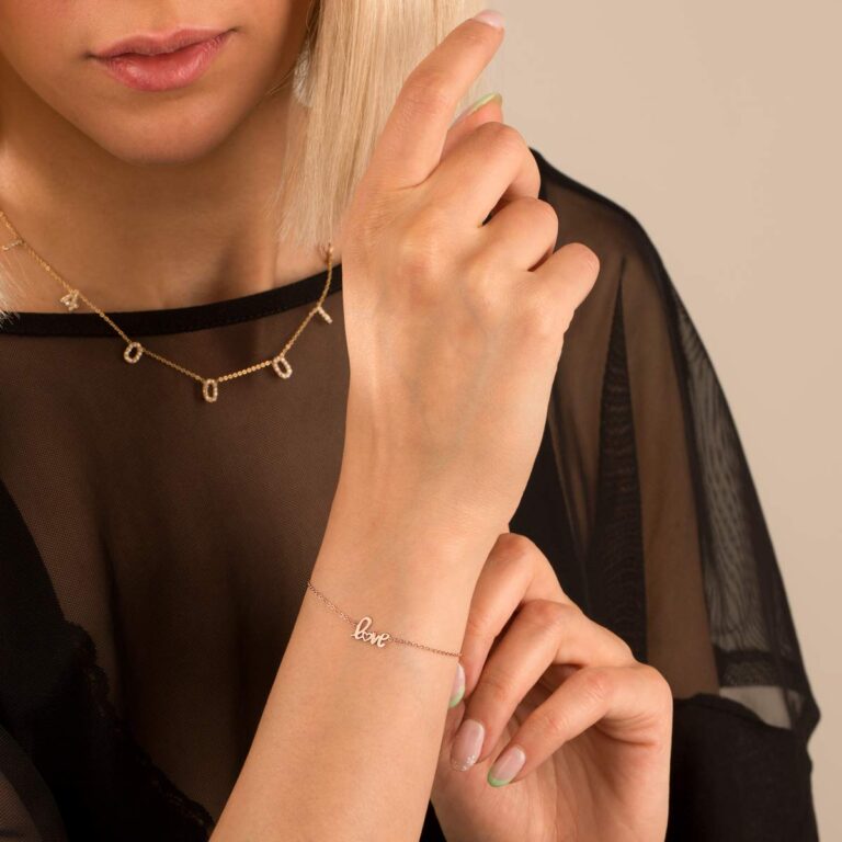 دستبند طلا Love