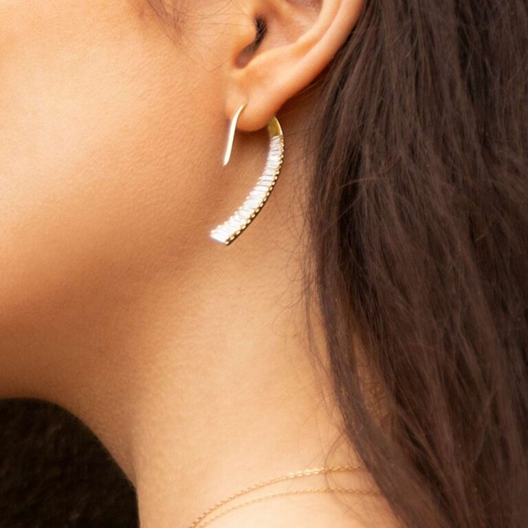 گوشواره طلا موج و نگین باگت