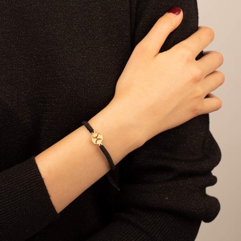 دستبند طلا بافت مکرمه نماد ماه اسفند