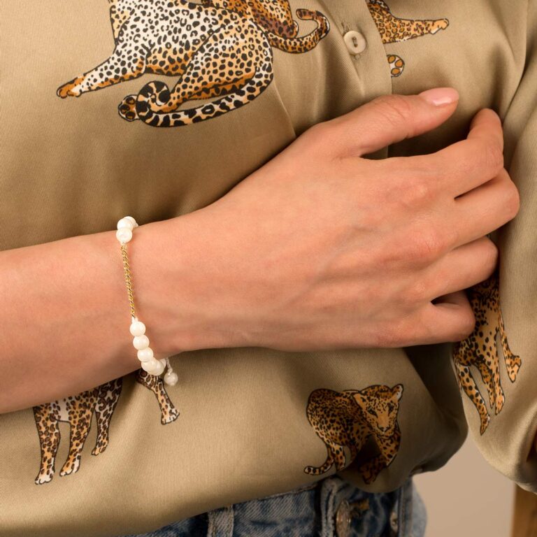 دستبند طلا سنگی شانزده حلقه کارتیه و صدف