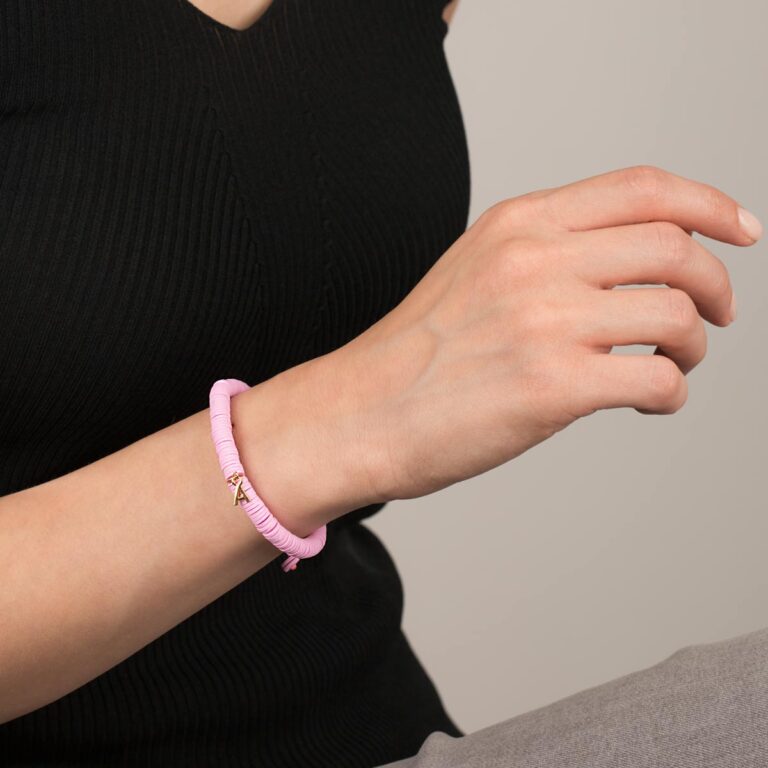 دستبند طلا سنگی حرف A فیمو