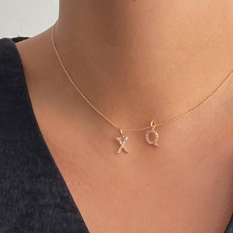 آویز طلا حرف Q نگین دار