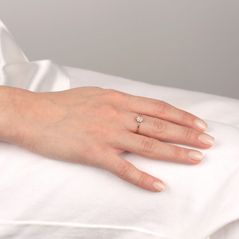 انگشتر طلا گل هفت نگین