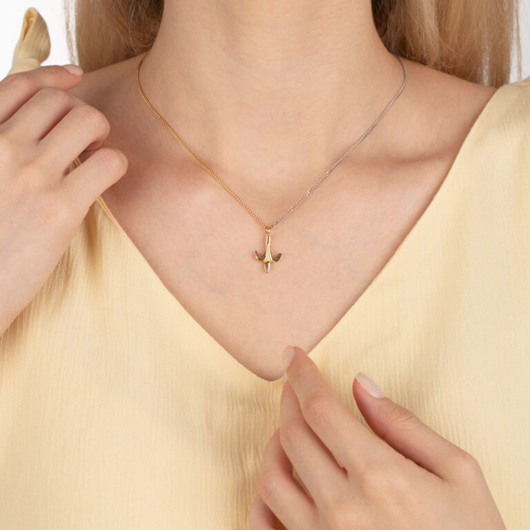 گردنبند طلا خنجر و کارتیه دو رنگ