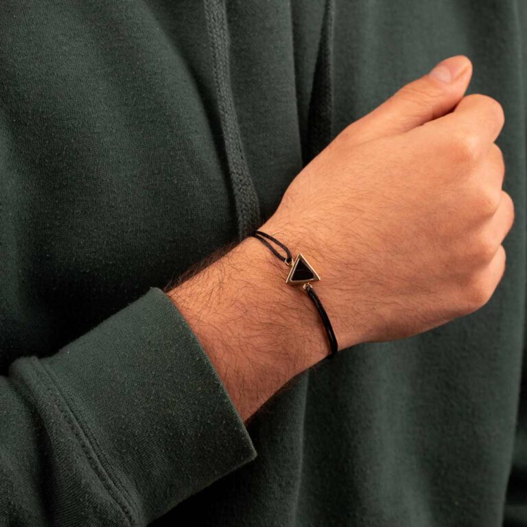 دستبند طلا مثلث مشکی