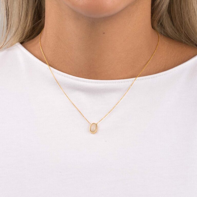 گردنبند طلا لیزا صدفی