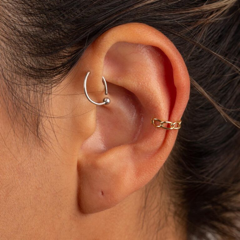 ایر کاف ”ear cuff” طلا کارتیه