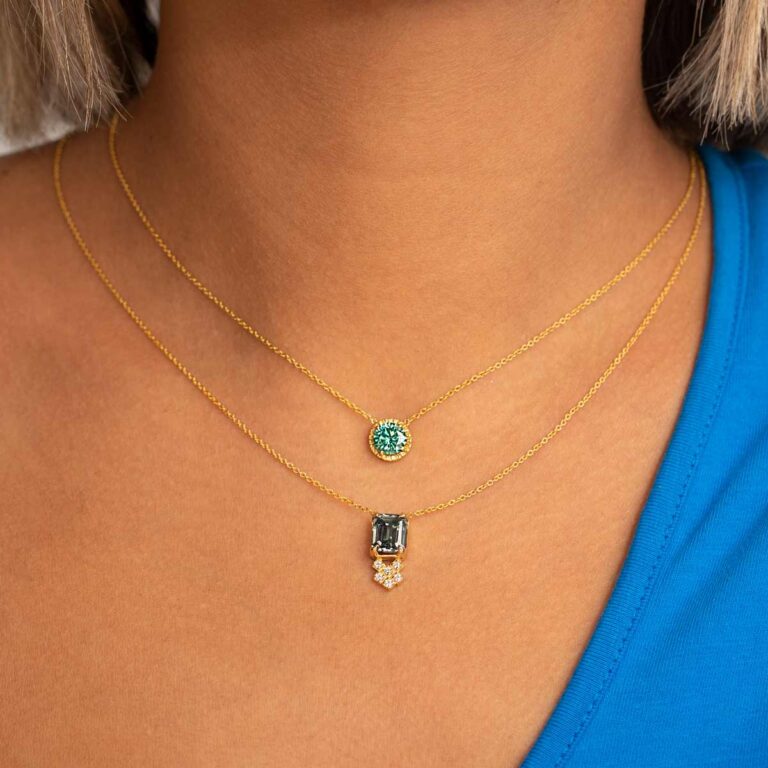 گردنبند طلا مستطیل موزانایت و نگین - تصویر 3