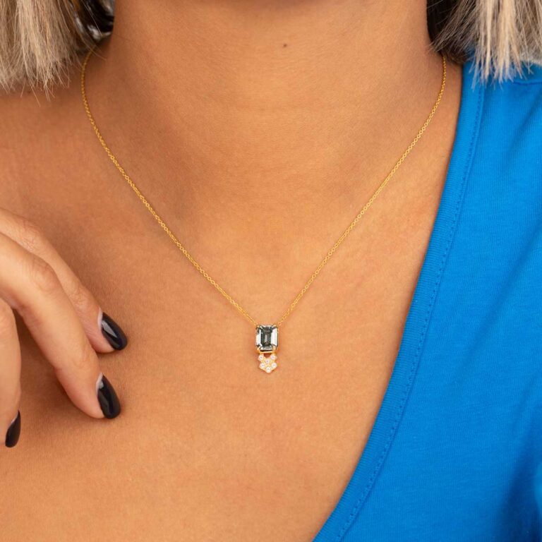 گردنبند طلا مستطیل موزانایت و نگین - تصویر 4