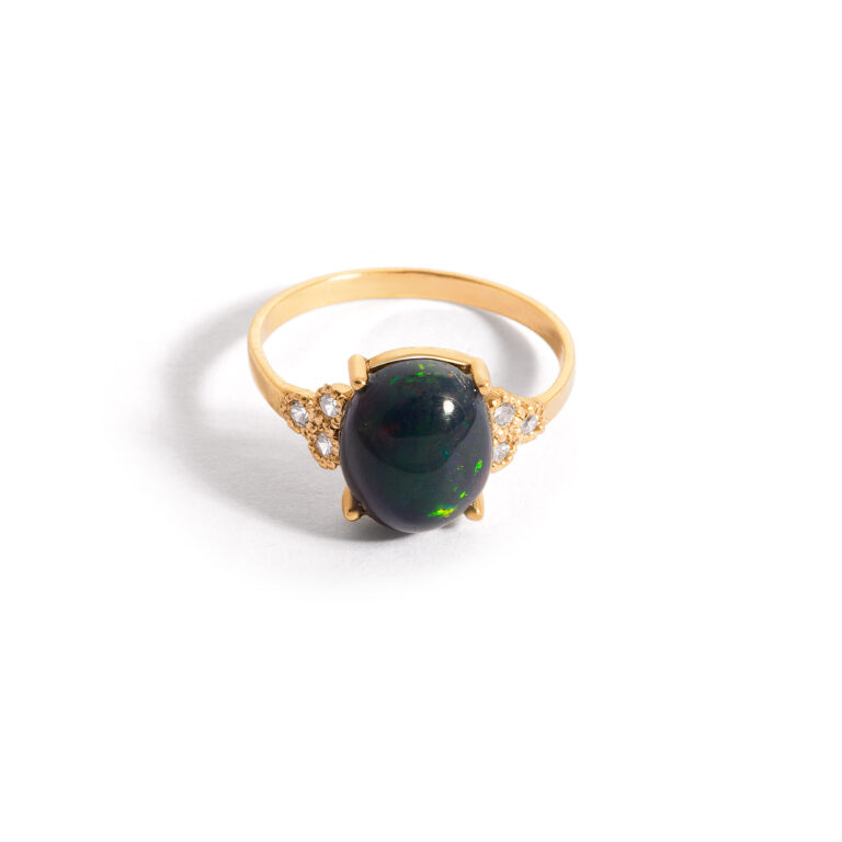 Anya opal gold ring G