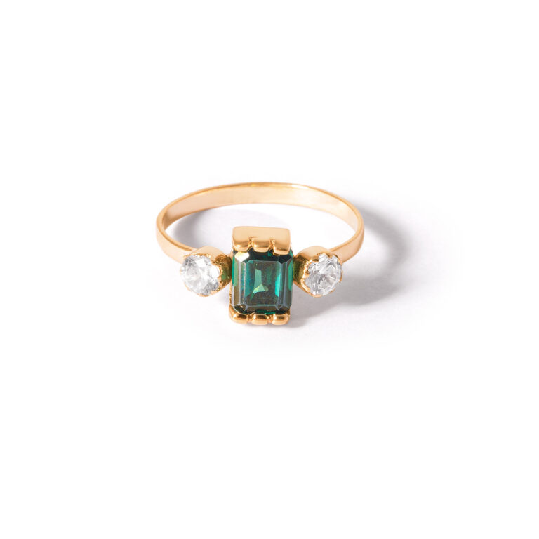 Ilika gold ring g