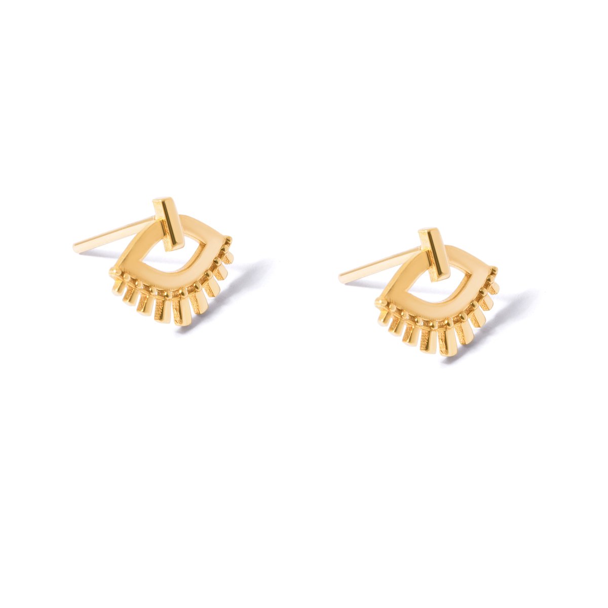 Gold earrings with eyelash charm g