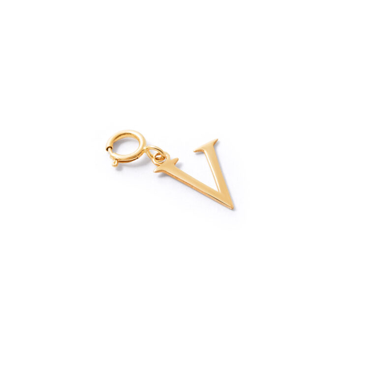 V gold pendant g