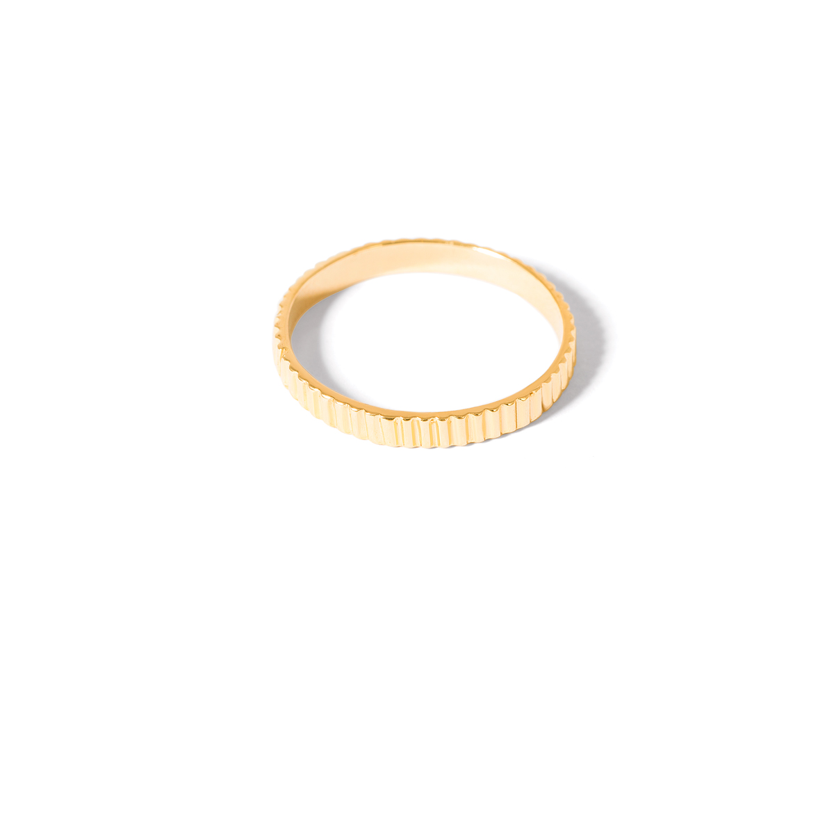 Grooved gold ring g
