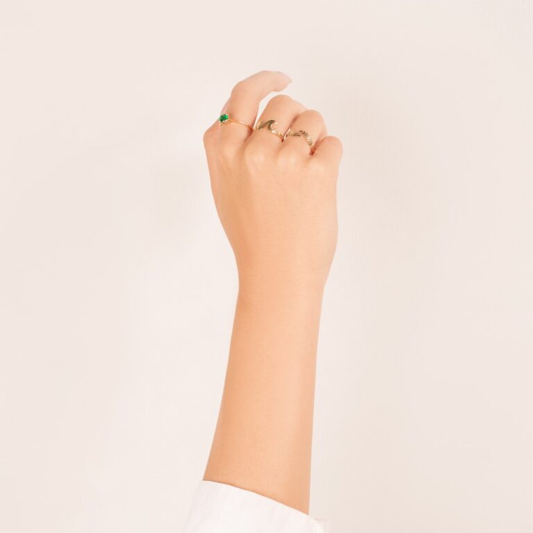 انگشتر طلا تک نگین سبز - تصویر 3