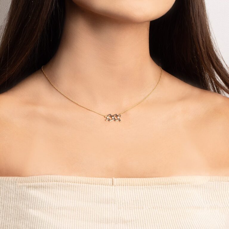 گردنبند طلا ساین ماه بهمن نگین دار گالری طلا پرسته