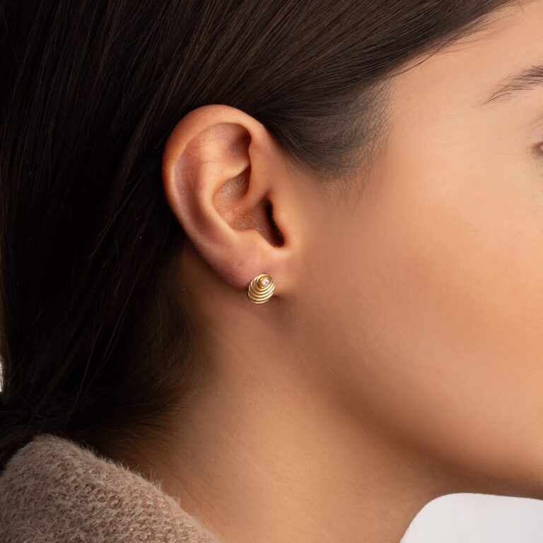 گوشواره طلا دایره خط دار و لونا سفید گالری طلا پرسته