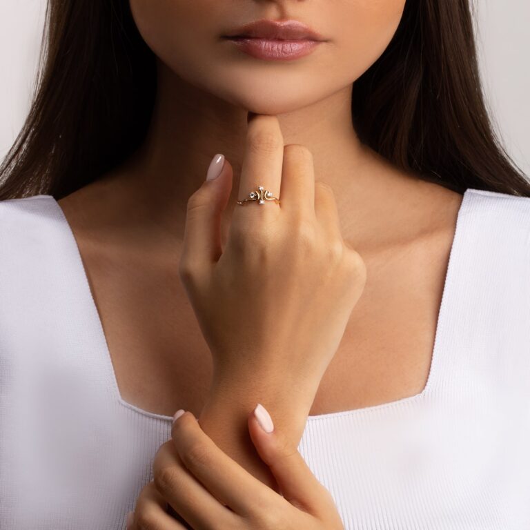 انگشتر طلا نگین دار آیدانا گالری طلا پرسته