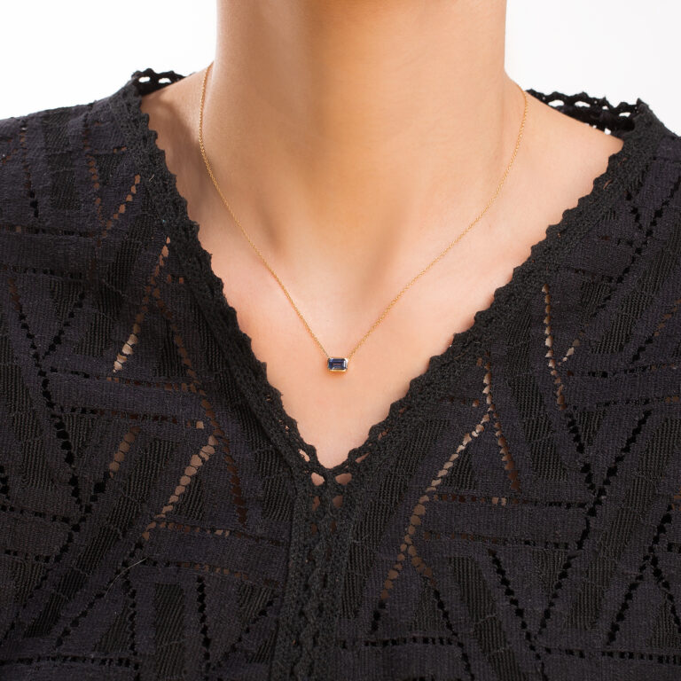 گردنبند طلا نگین باگت آبی گالری طلا پرسته