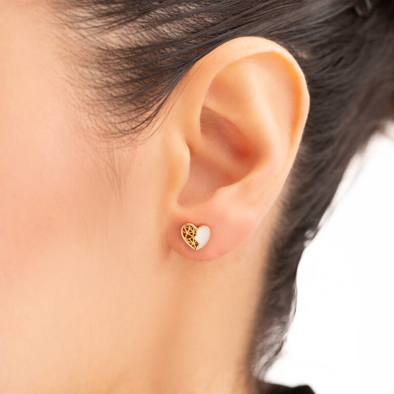 پیرسینگ طلا مینا کاری قلب پلین سفید گالری طلا پرسته