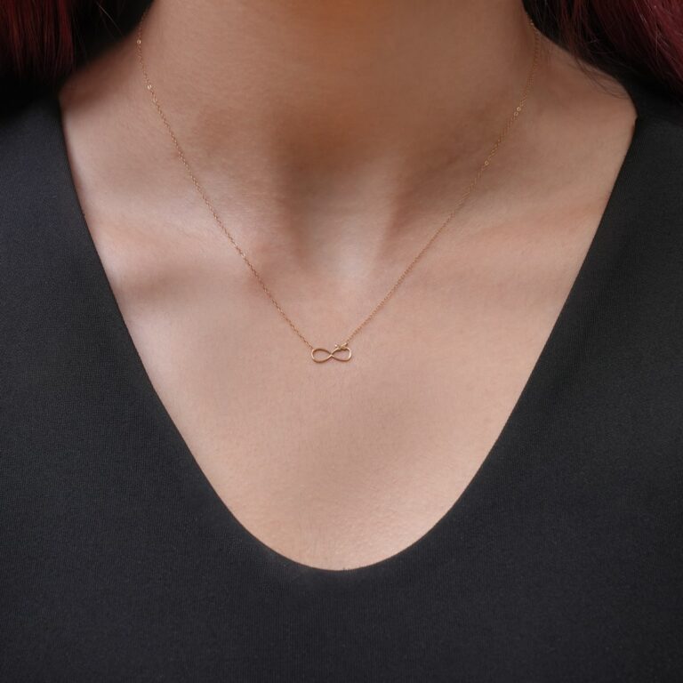 گردنبند طلا بی نهایت و پروانه گالری طلا پرسته