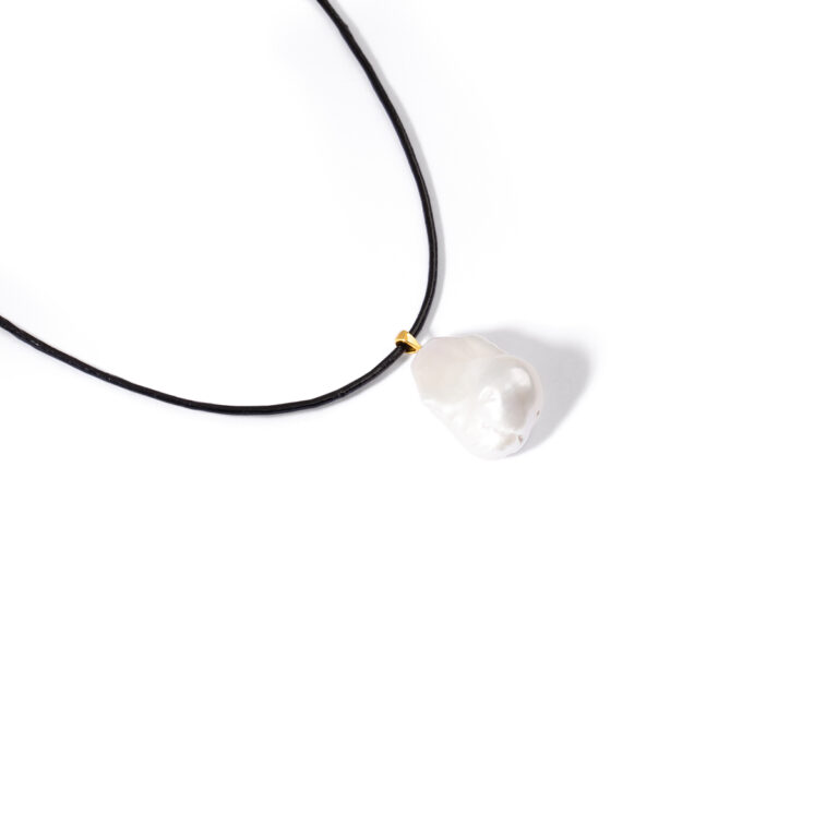 گردنبند طلا چرمی مروارید باروک گالری طلا پرسته