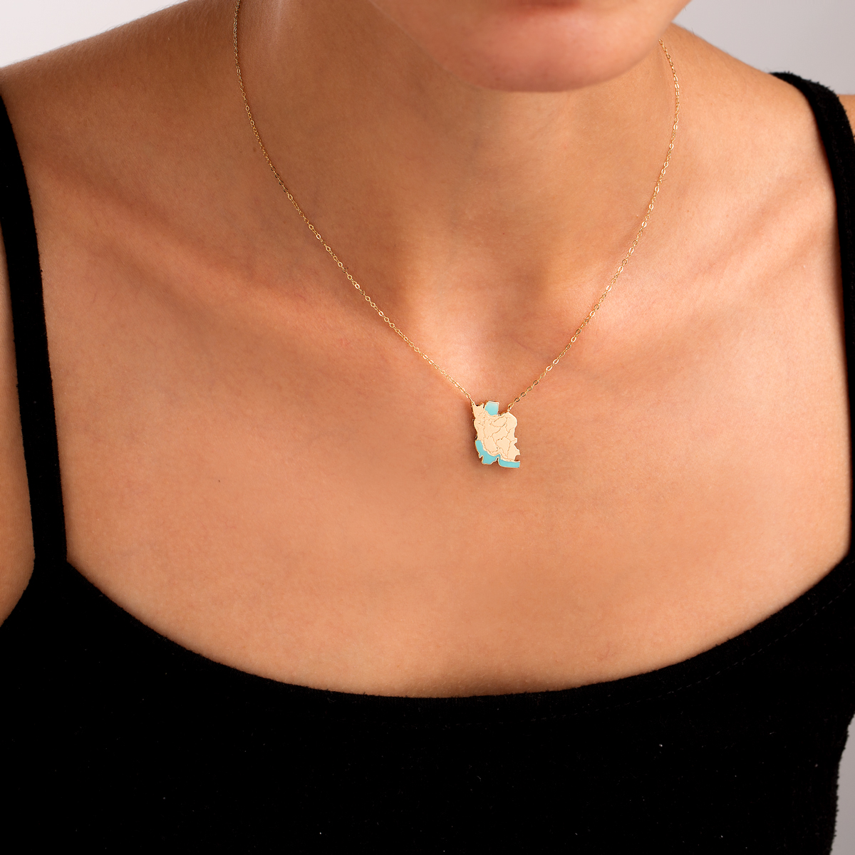 گردنبند طلا مینا کاری نقشه ایران گالری طلا پرسته