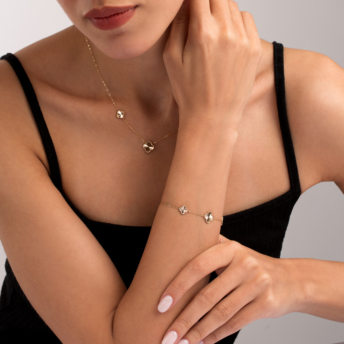 نیم ست طلا ونکلیف گالری پرسته