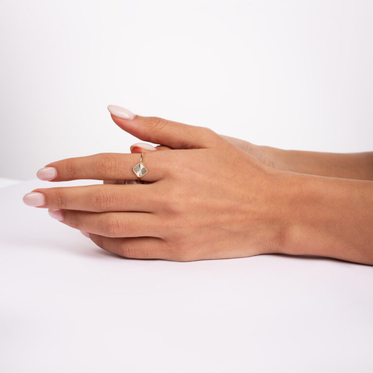 انگشتر طلا لوزی گالری طلا پرسته