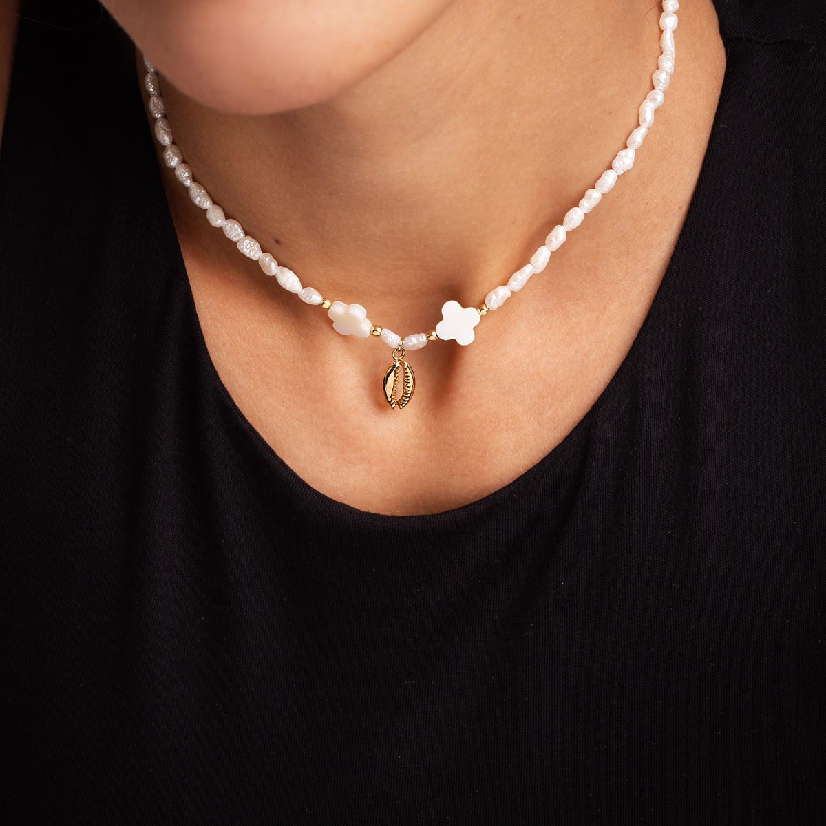 گردنبند طلا مروارید صدف و گوی گالری پرسته