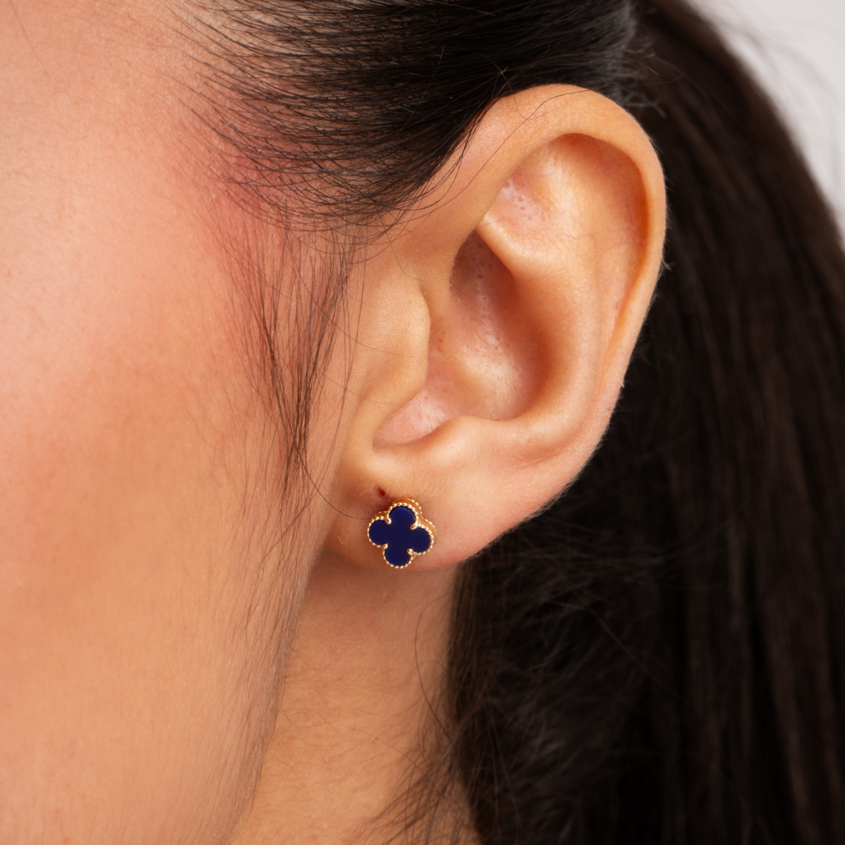 گوشواره طلا ونکلیف سرمه ای گالری پرسته