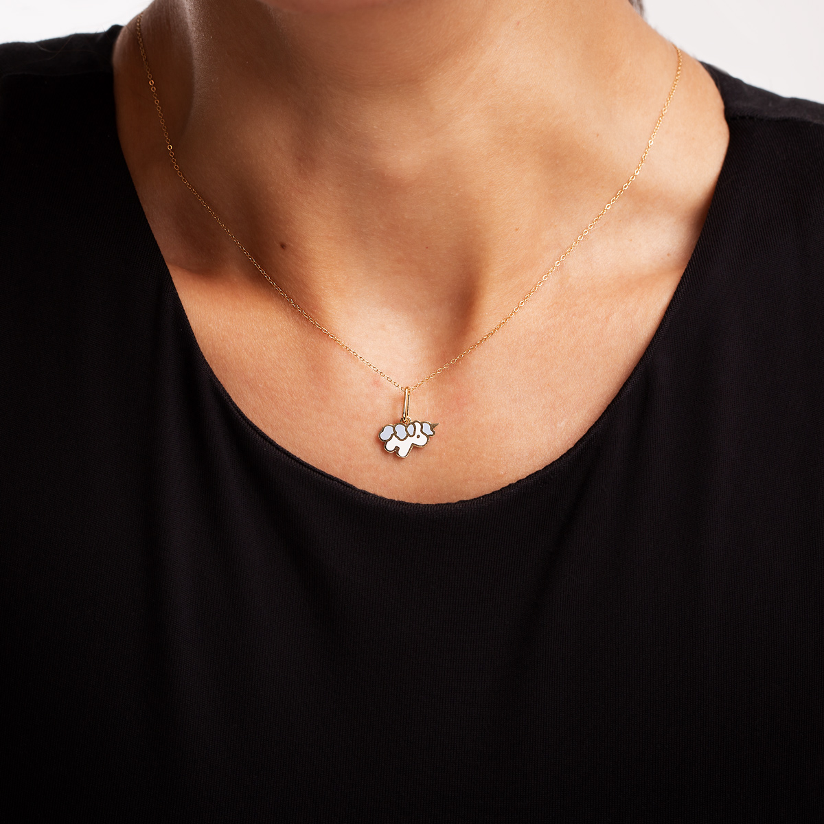 آویز طلا بچه گانه میناکاری یونی بلوم گالری طلا پرسته