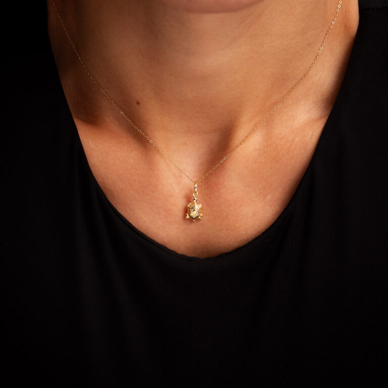 آویز طلا لاک پشت گالری طلا پرسته