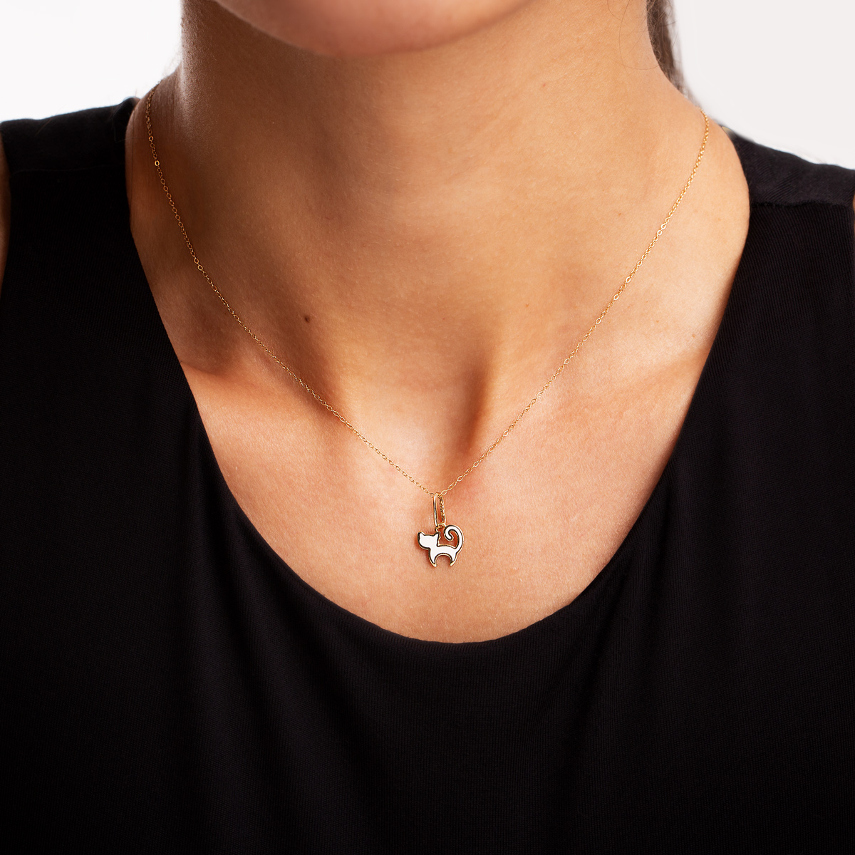 آویز طلا بچه گانه میناکاری لوسی کَت گالری طلا پرسته