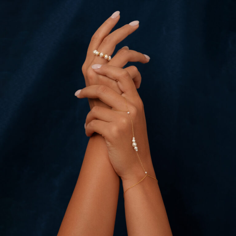 دستبند طلا زنجیری تمیمه مروارید گالری طلا پرسته