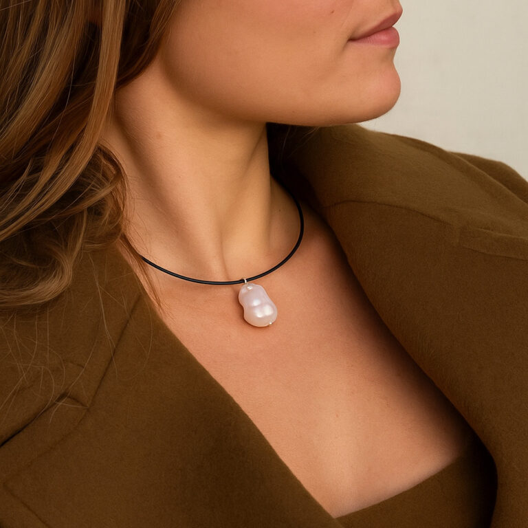 گردنبند طلا چرمی مروارید باروک گالری طلا پرسته